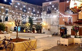 Macario Apartment In The Old Town
